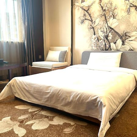 Guangdong Hotel Shanghai - Free Self-Service Laundry Exterior foto