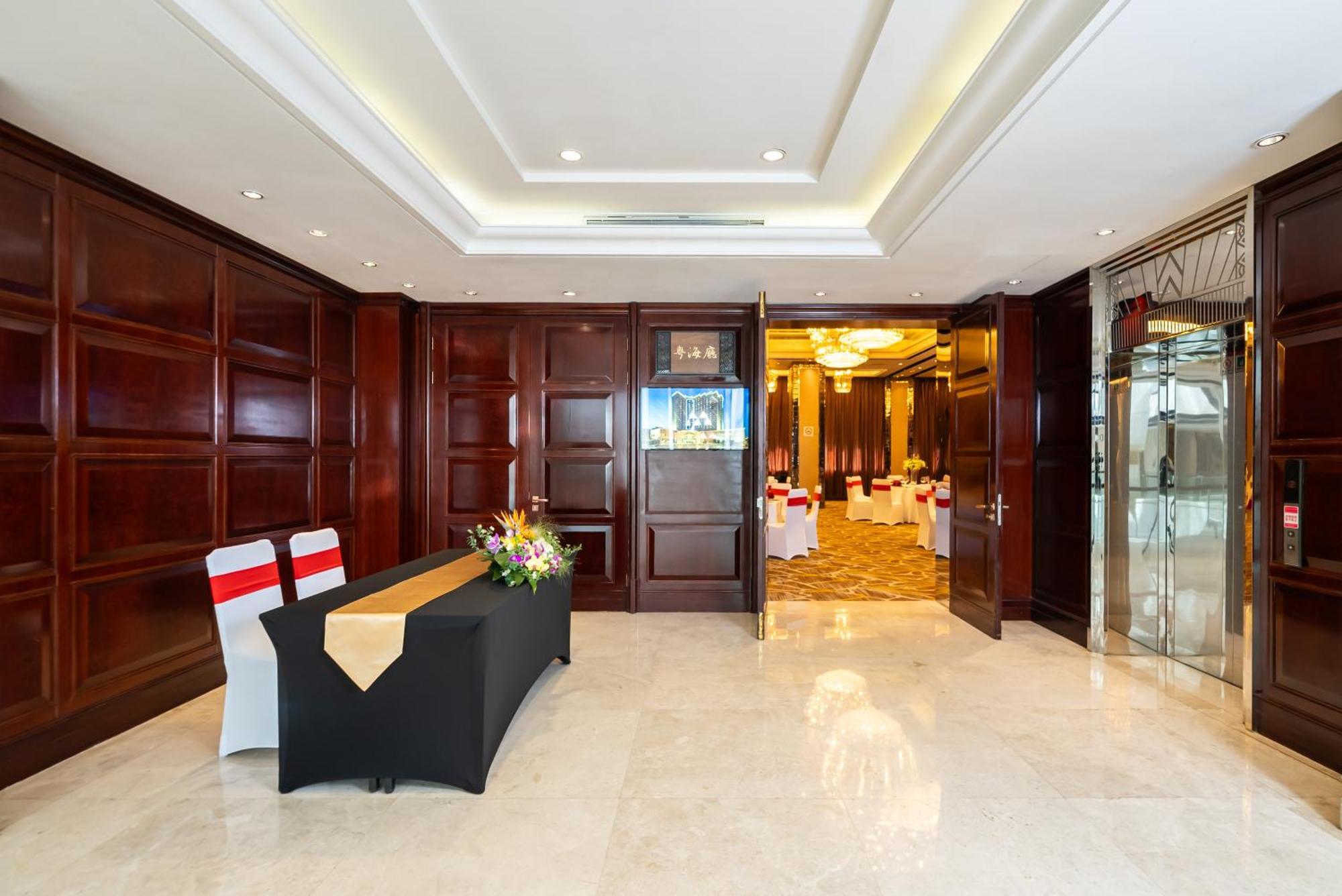 Guangdong Hotel Shanghai - Free Self-Service Laundry Exterior foto