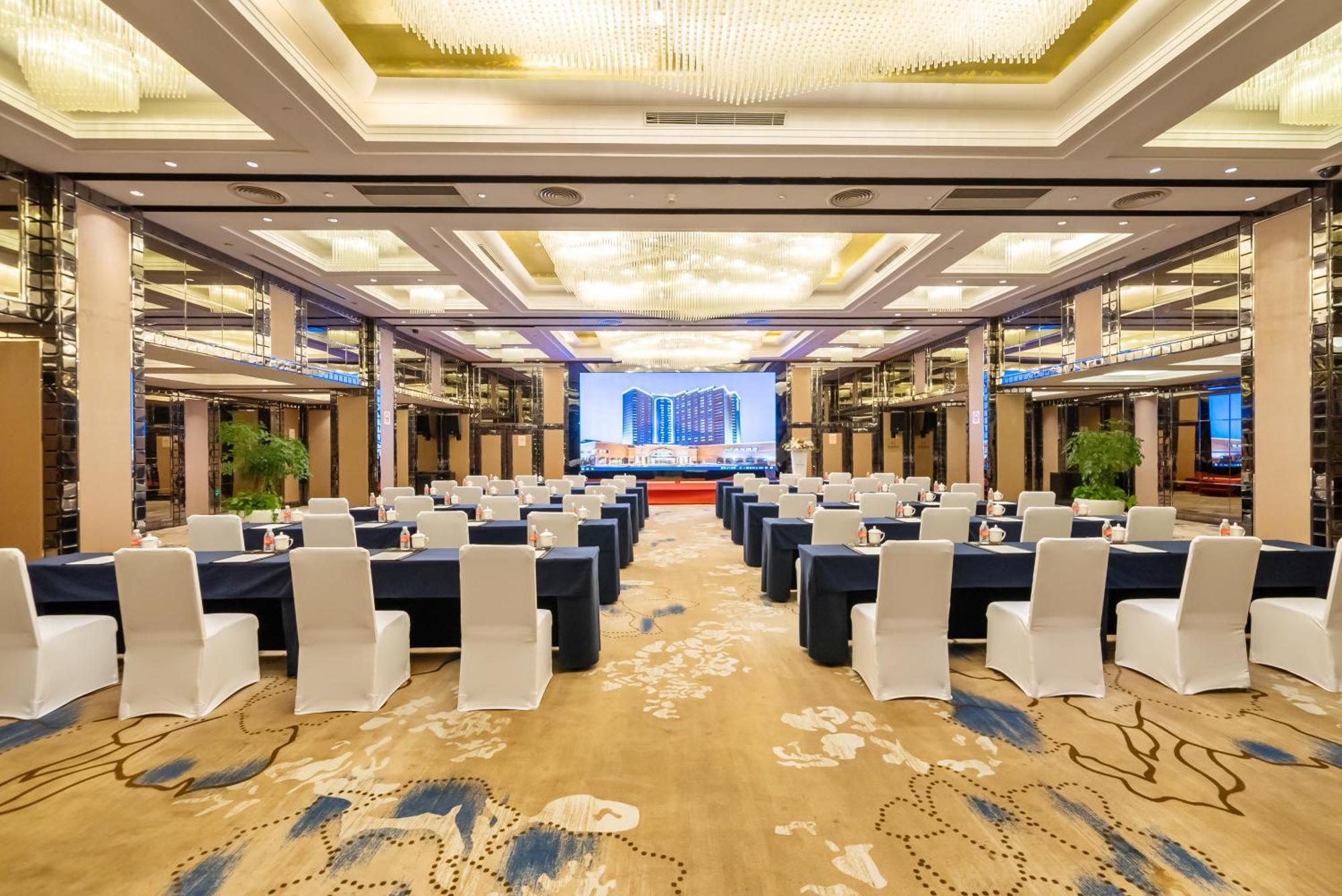 Guangdong Hotel Shanghai - Free Self-Service Laundry Exterior foto