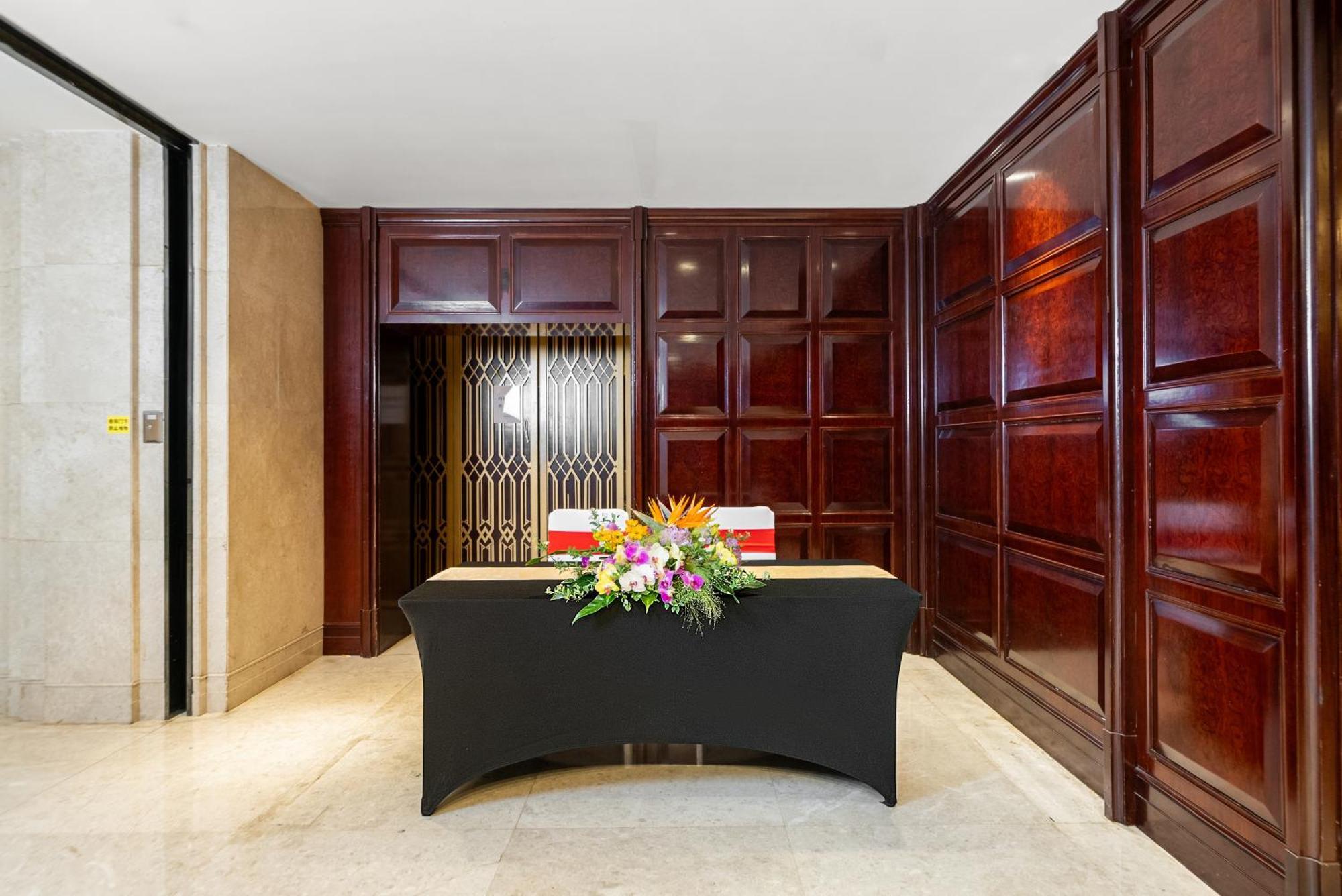 Guangdong Hotel Shanghai - Free Self-Service Laundry Exterior foto